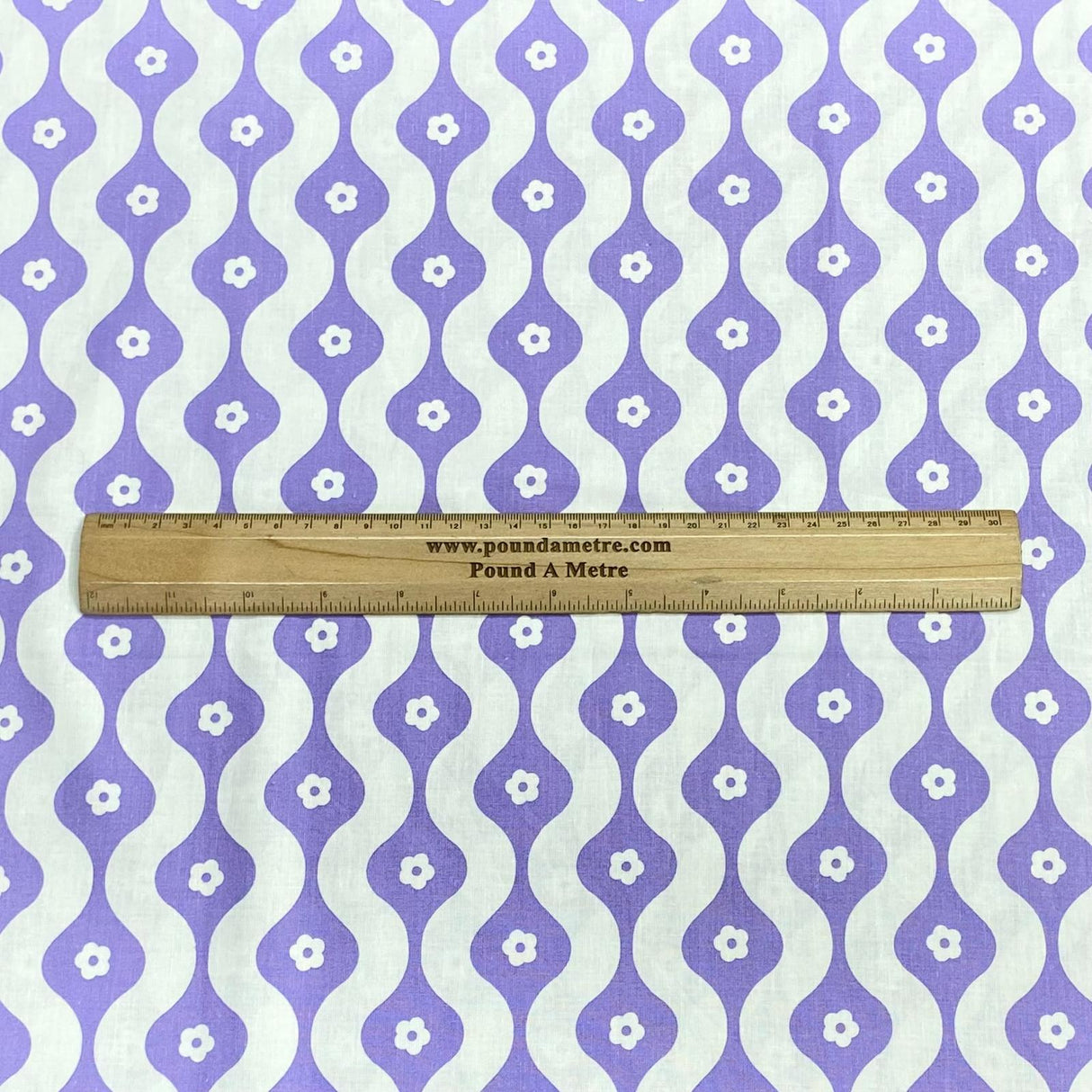 Pound A Metre Per Metre Per Metre Beautiful Digitally Printed 100% Cotton- 45" Wide (Purple & White Flower)