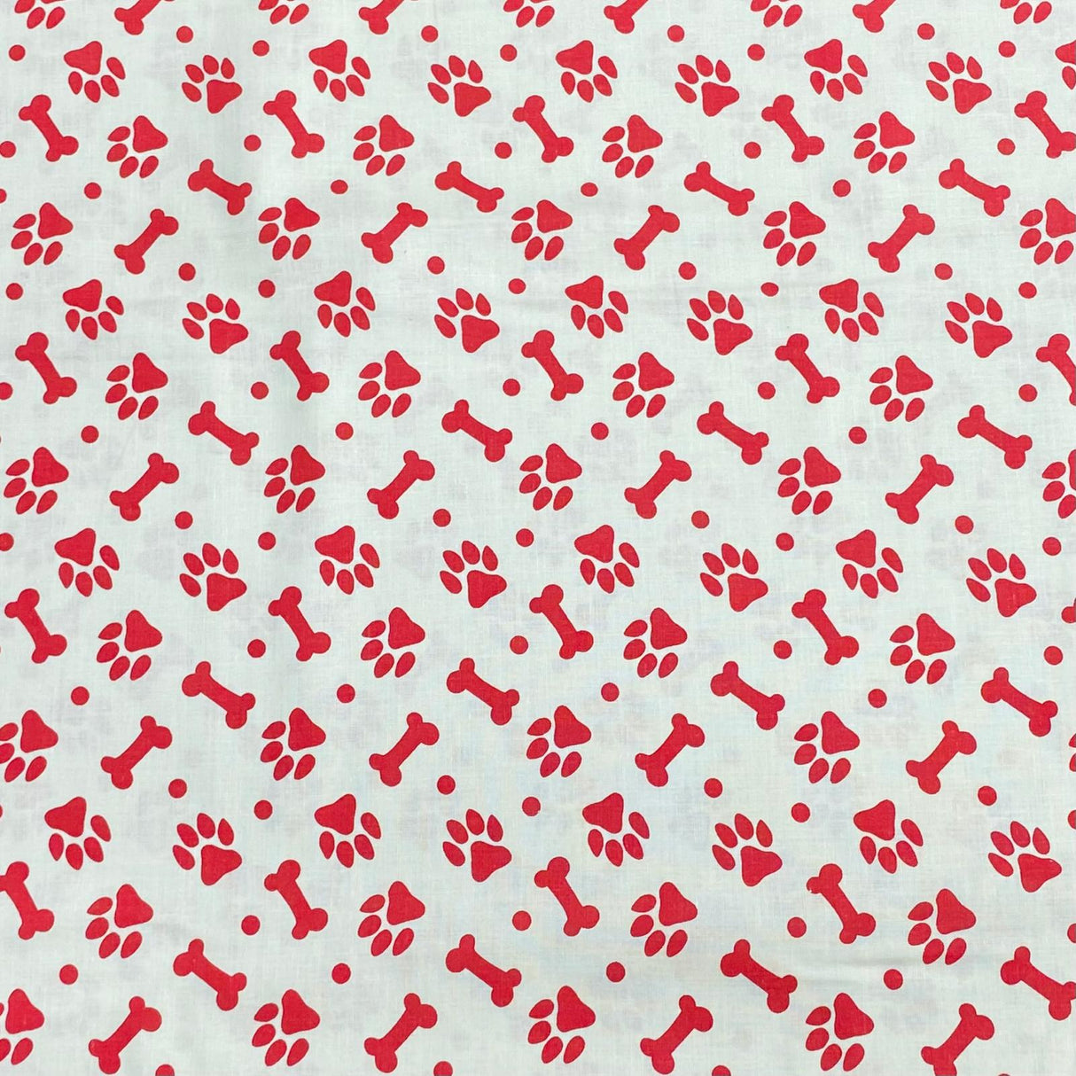 Pound A Metre Per Metre Per Metre Beautiful Digitally Printed 100% Cotton- 45" Wide (Red Paws)