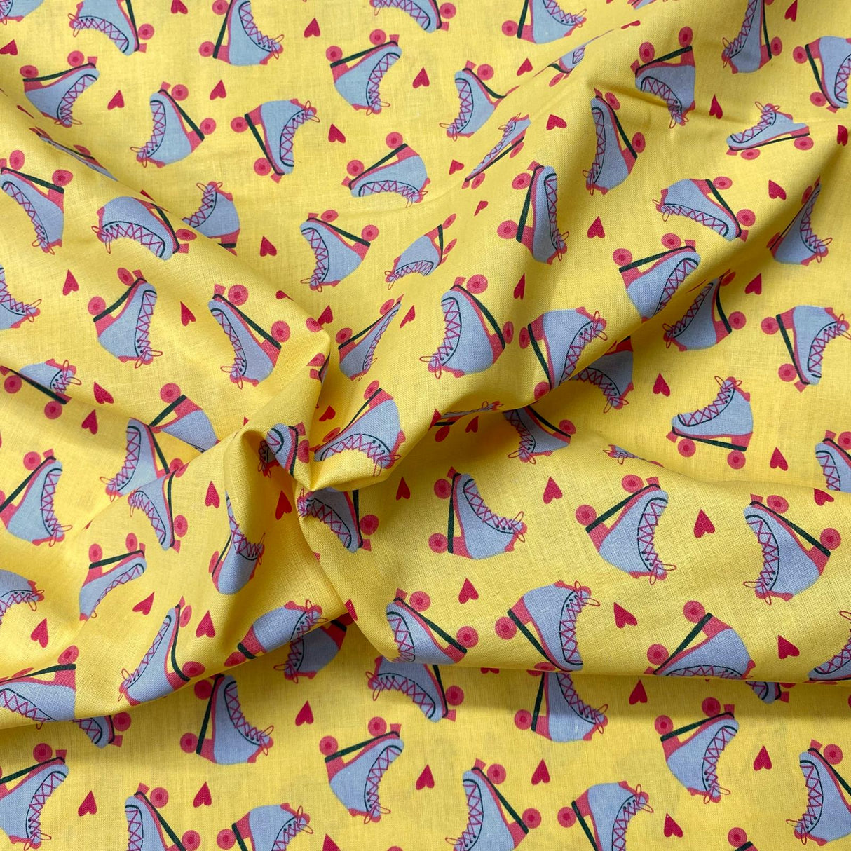 Pound A Metre Per Metre Per Metre Beautiful Digitally Printed 100% Cotton- 45" Wide (Roller-skates)