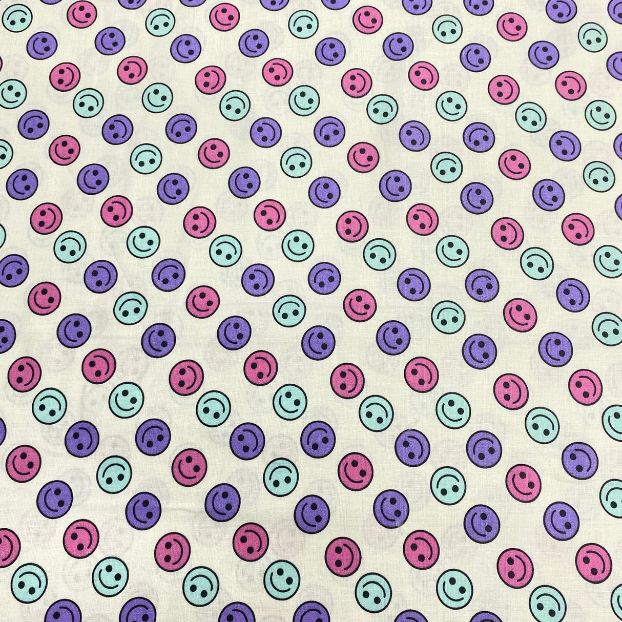 Pound A Metre Per Metre Per Metre Beautiful Digitally Printed 100% Cotton- 45" Wide (Smile)