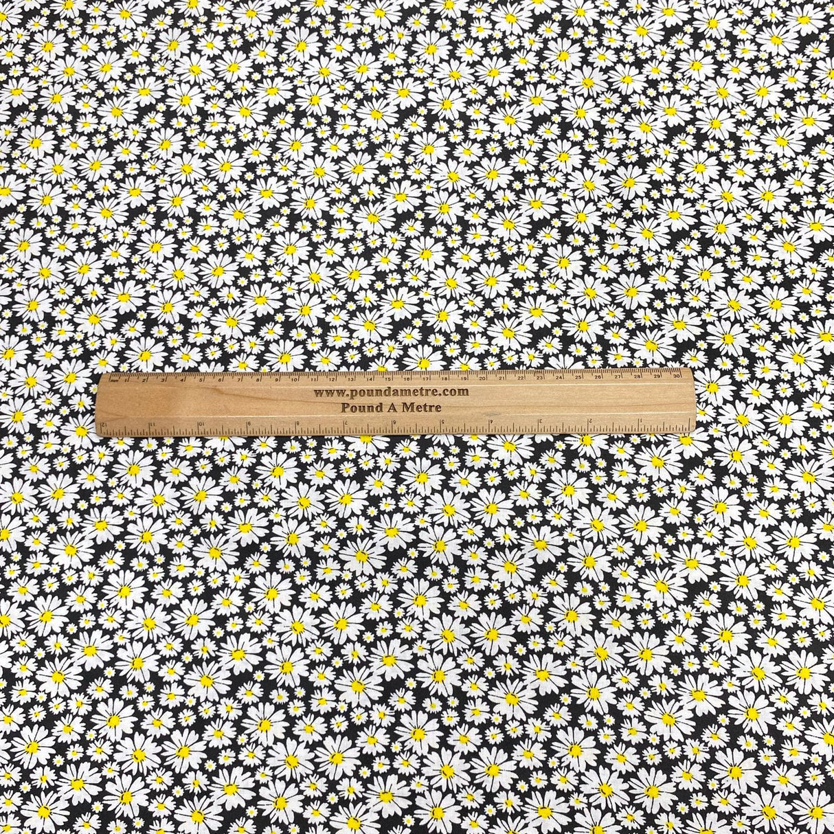 Pound A Metre Per Metre Per Metre Beautiful Digitally Printed 100% Cotton- 45" Wide (Sunflower Black)