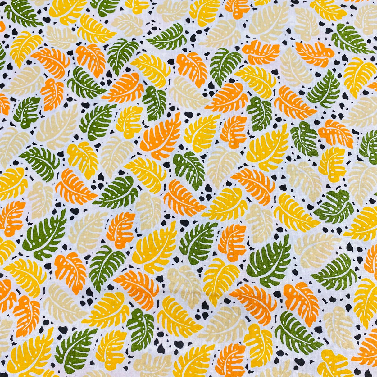 Pound A Metre Per Metre Per Metre Beautiful Digitally Printed 100% Cotton- 45" Wide (Tropical)