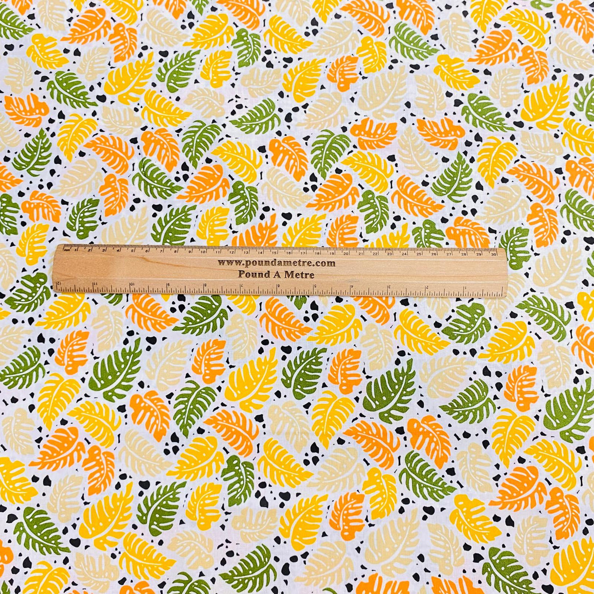 Pound A Metre Per Metre Per Metre Beautiful Digitally Printed 100% Cotton- 45" Wide (Tropical)