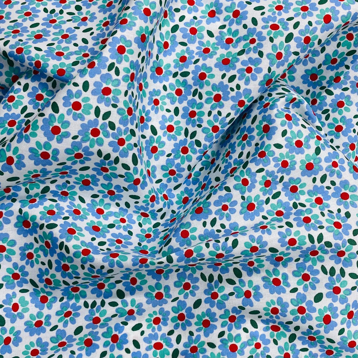 Pound A Metre Per Metre Per Metre Luxury Dressmaking 100% Digital Printed Cotton Lawn- 55" (Blueberry)