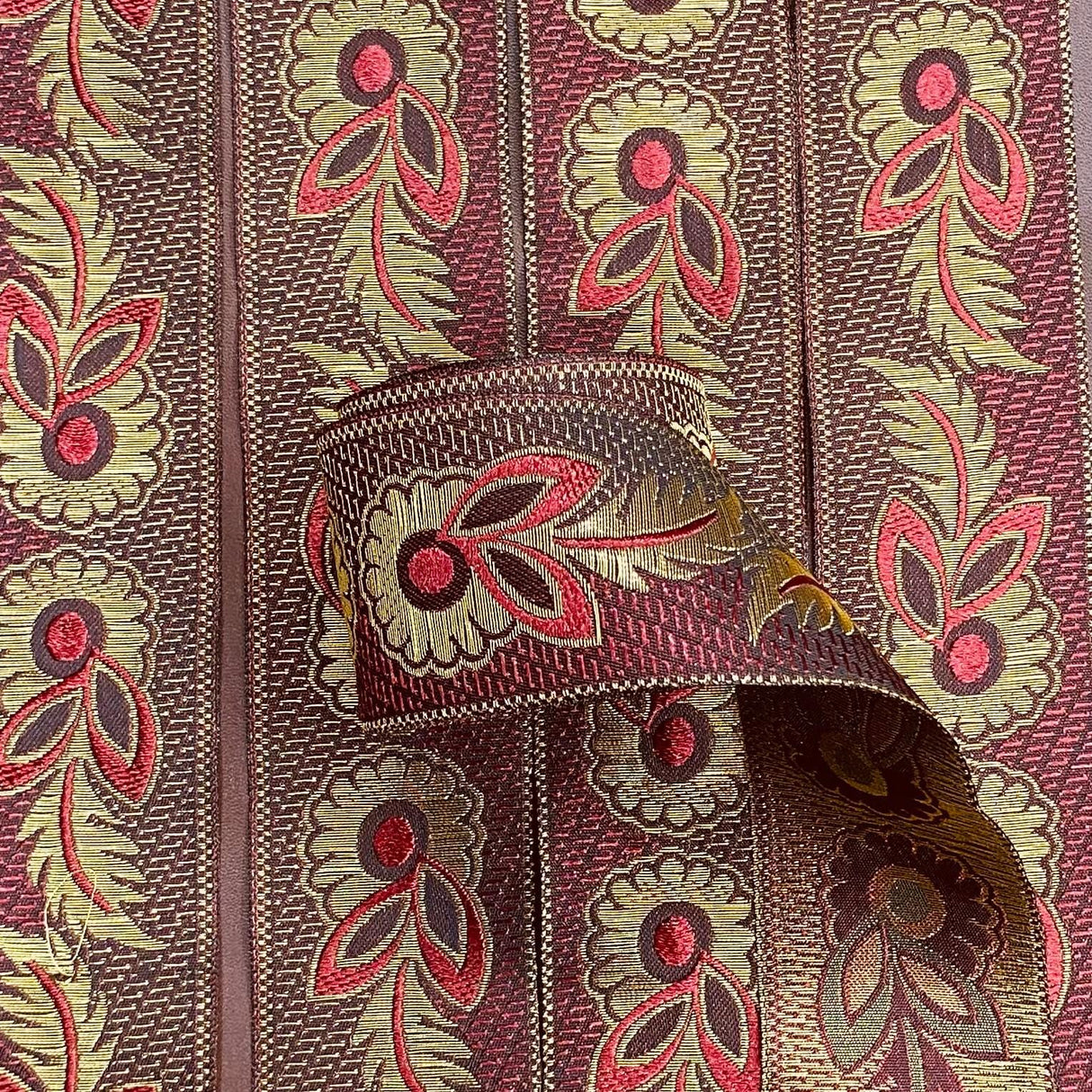 Pound A Metre Per Metre, Metallic Trimming, 45mm Wide (Maroon & Gold)