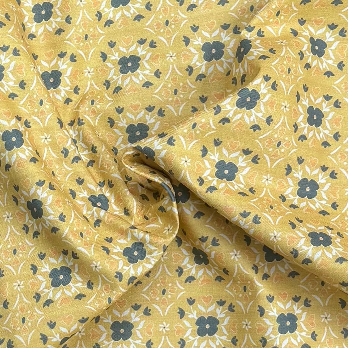 Pound A Metre Per Metre Premium Digital Printed Cotton 45'' Wide (Sunflower)
