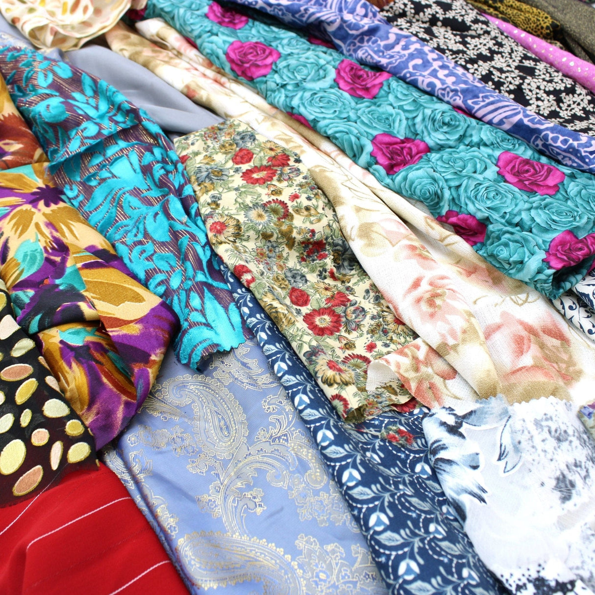 Pound A Metre 1kg Mixed Remnants Fabric Bag- Huge Variety