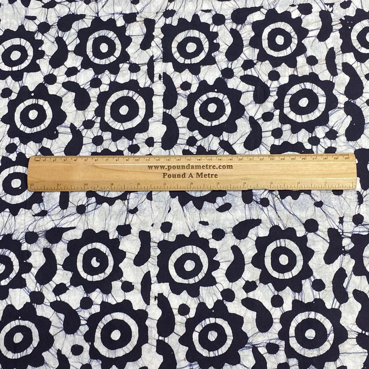 Pound A Metre 2.9 Metres 2.9 Metres Premium Quality 100% Cotton Batik - 45" Wide -  (Design 5, Col 4)