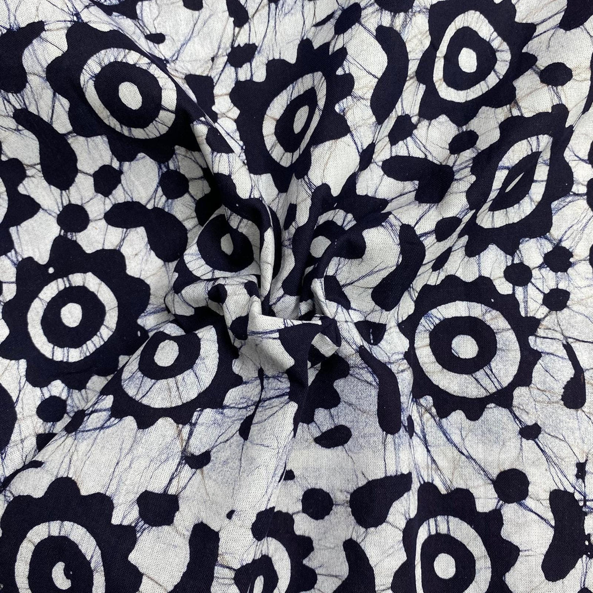 Pound A Metre 2.9 Metres 2.9 Metres Premium Quality 100% Cotton Batik - 45" Wide -  (Design 5, Col 4)