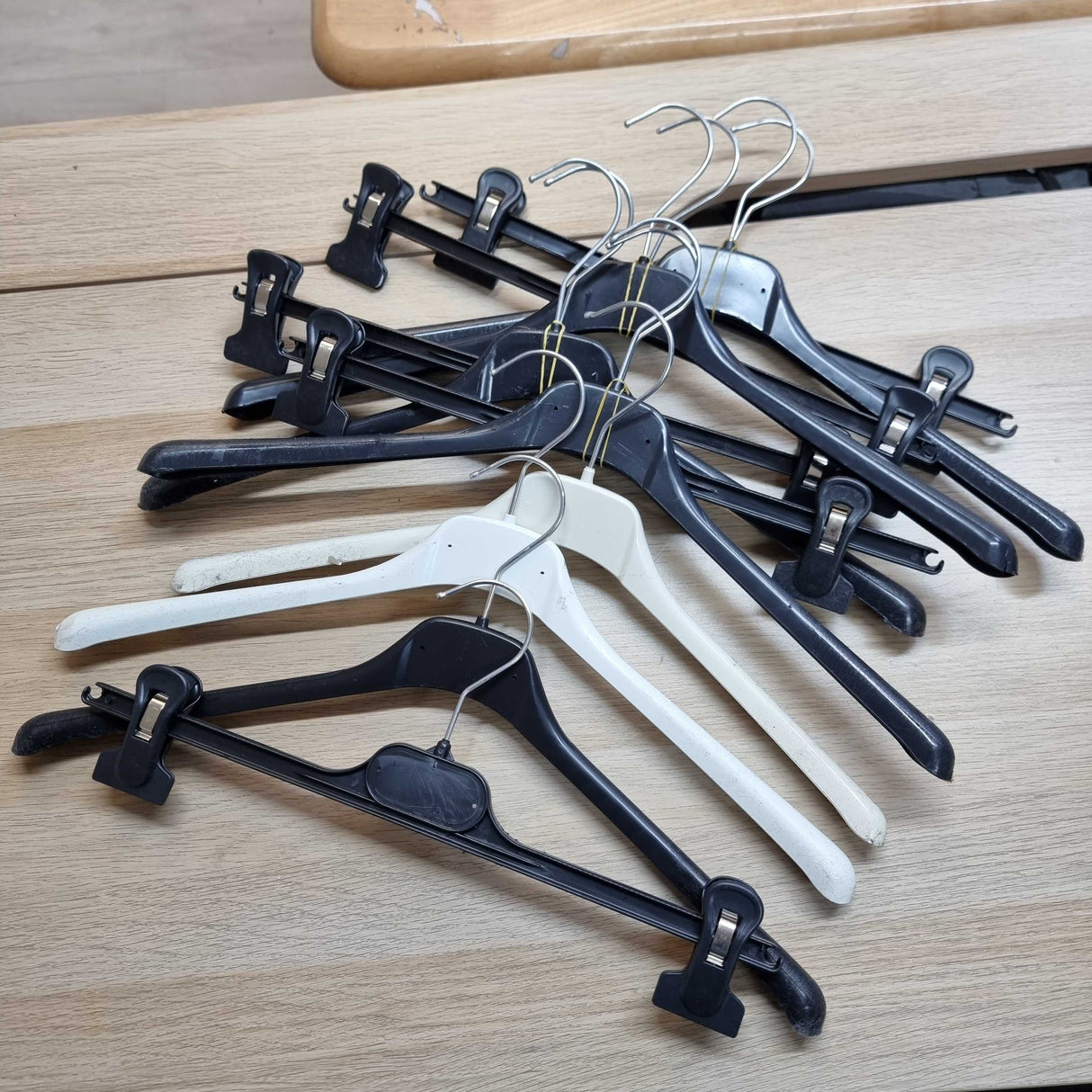 50 Piece Strong Plastic Display Hangers Standard & Adjustable Clips (Seconds)