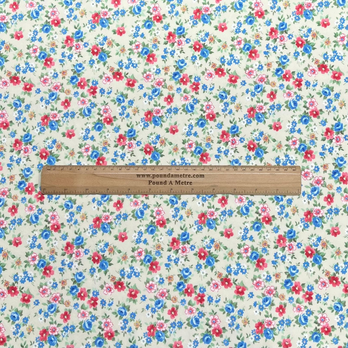 Pound A Metre 3 Metres Beautiful Heavyweight Printed Jersey 55" Wide (Small Flowers)