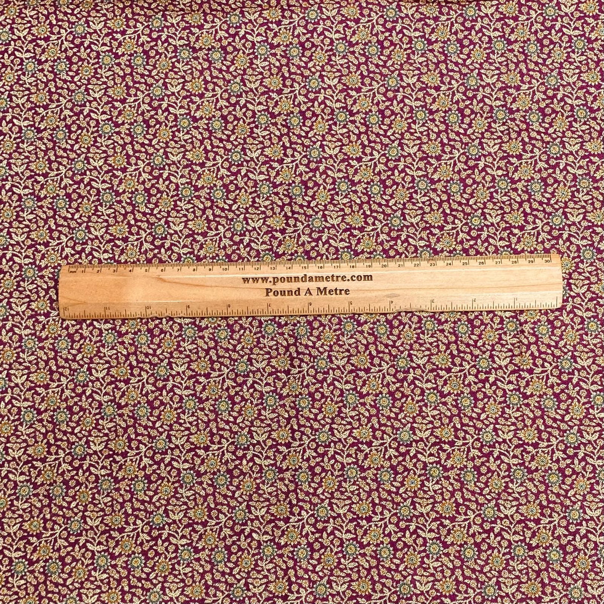 Pound A Metre 3 Metres 3 Metres Cashmere Effect Fabric- 45" Wide (Flower)