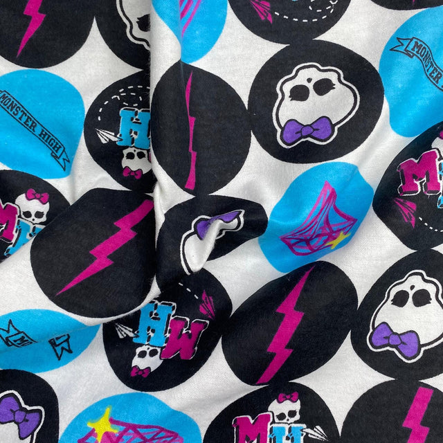 Pound A Metre 3 Metres 3 Metres High Quality Brushed Cotton - 45" Wide (Pretty Skull)