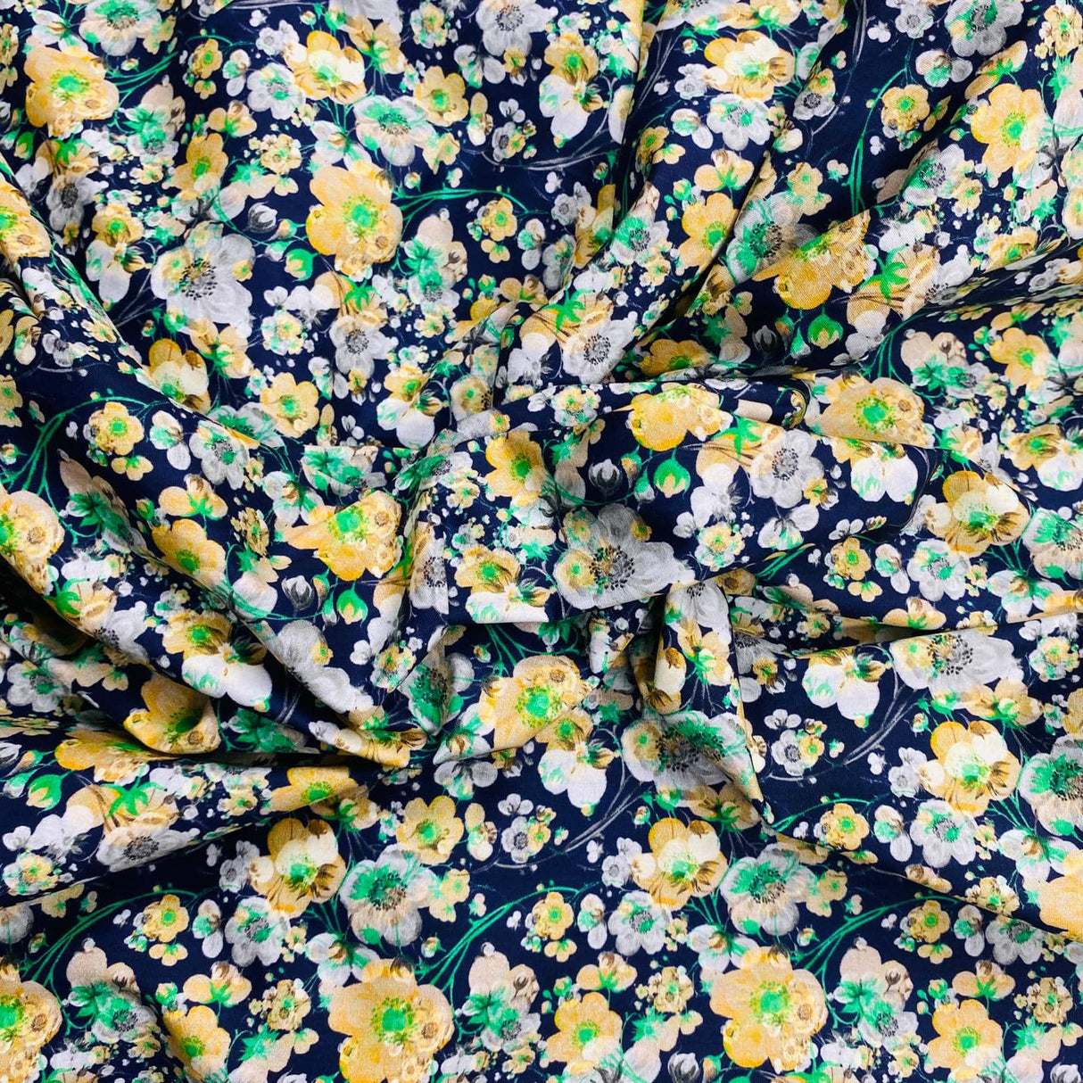 Pound A Metre Per 3 Metres 3 Metres Luxury Cotton Sateen - 45" Wide (Flowers)