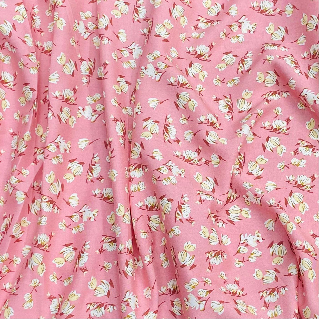 Pound A Metre 3 Metres, Premium Quality, Printed Dressmaking Viscose - 55" Wide (Daisy)