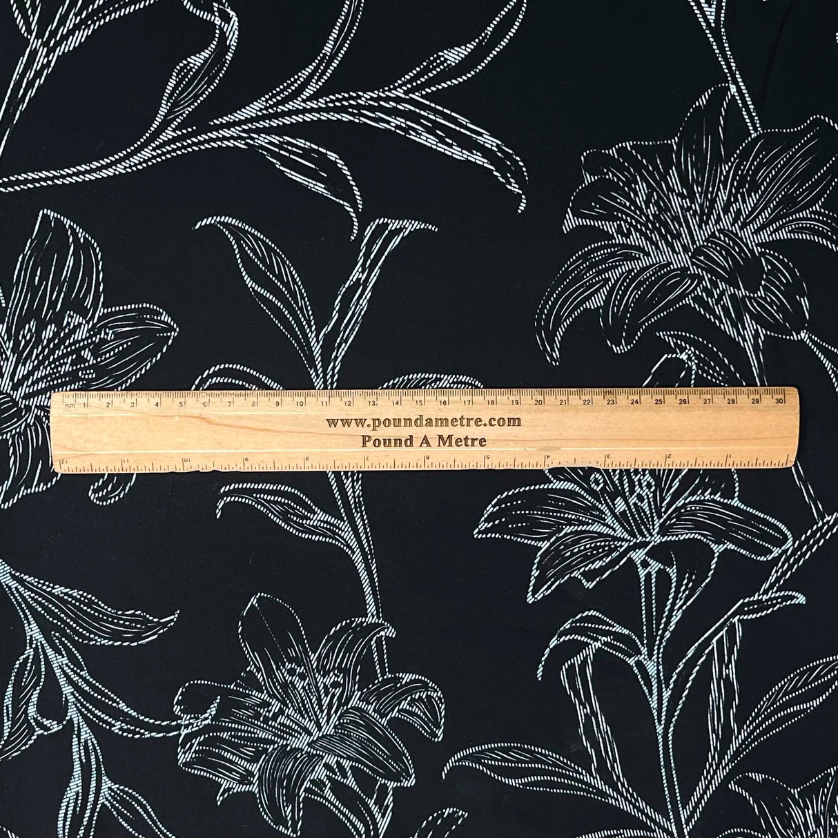 Pound A Metre 3 Metres Printed Dressmaking Viscose Fabric – 55" Wide (Big Flower)