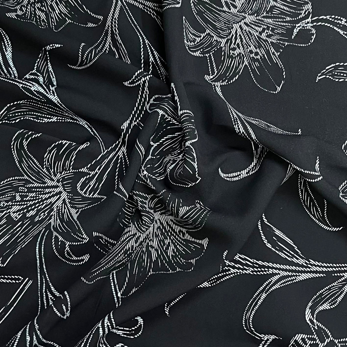 Pound A Metre 3 Metres Printed Dressmaking Viscose Fabric – 55" Wide (Big Flower)