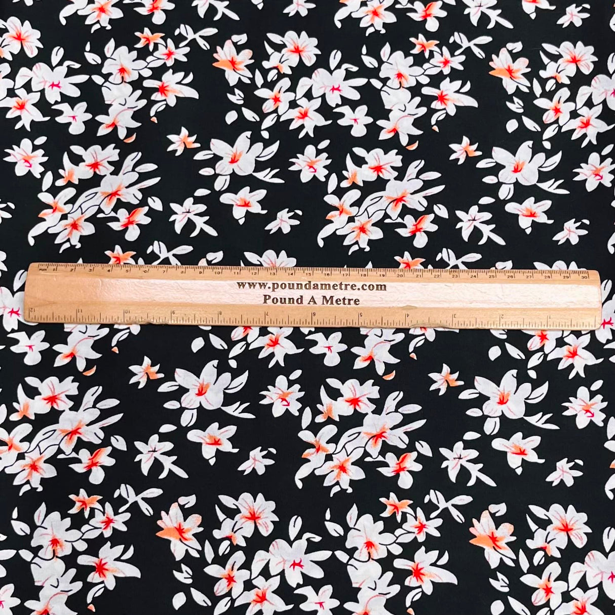 Pound A Metre 3 Metres Printed Dressmaking Viscose Fabric – 55" Wide (Flowerpot)