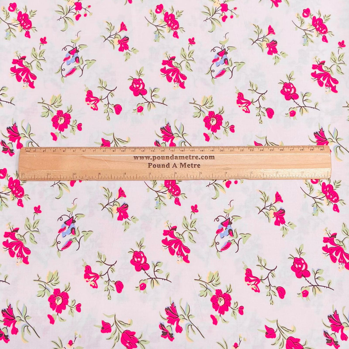 Pound A Metre 3 Metres Printed Dressmaking Viscose Fabric – 55" Wide (Garden)