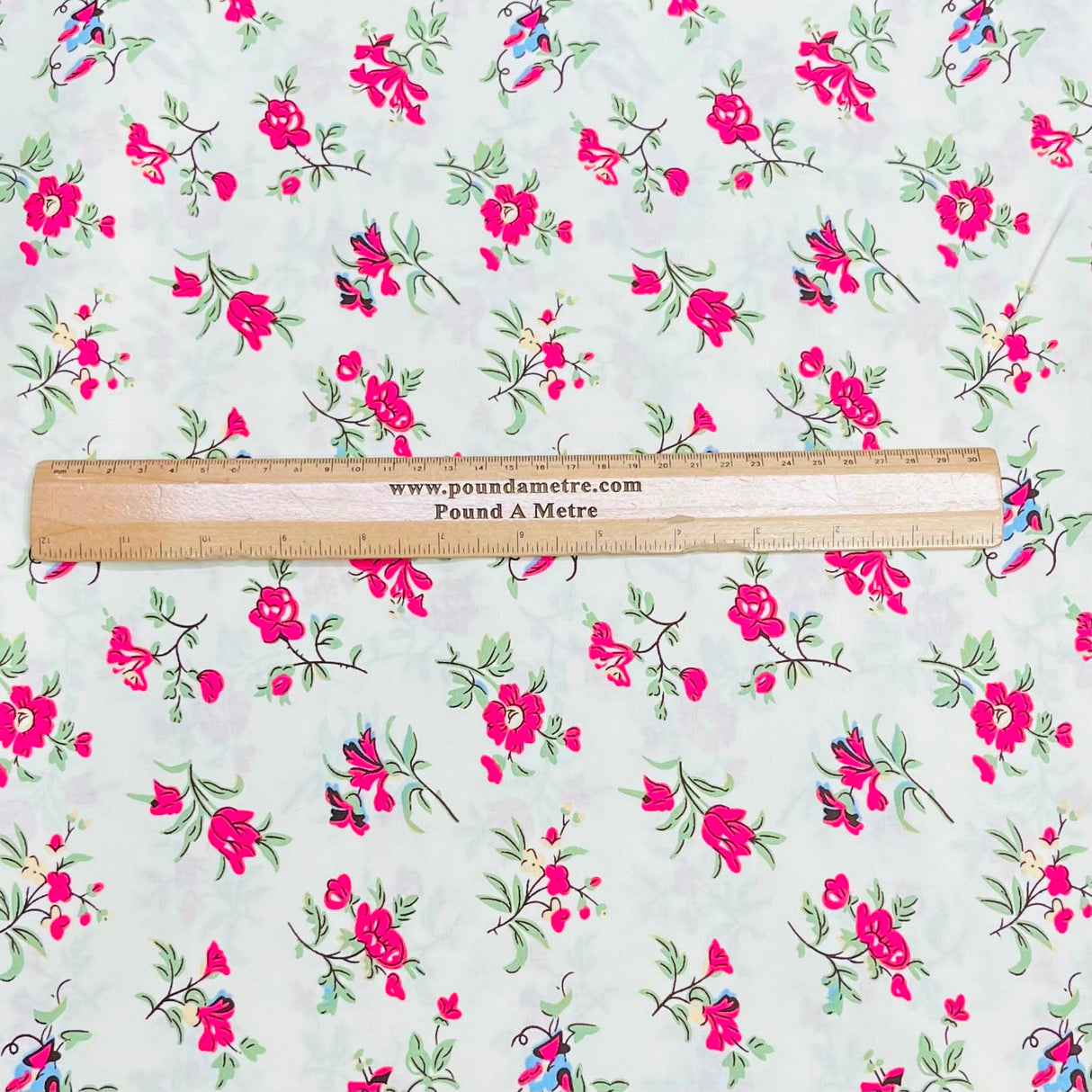 Pound A Metre 3 Metres Printed Dressmaking Viscose Fabric – 55" Wide (Lightest)