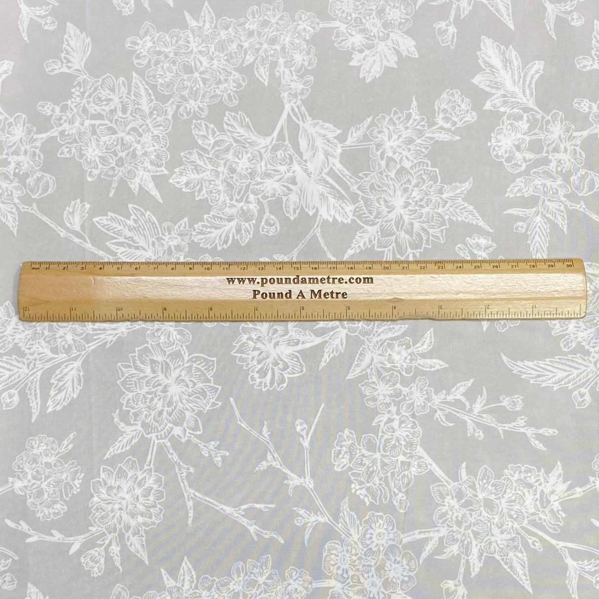 Pound A Metre 3 Metres, Printed Summer Dressmaking Viscose Fabric - 55" Wide (Autumn)