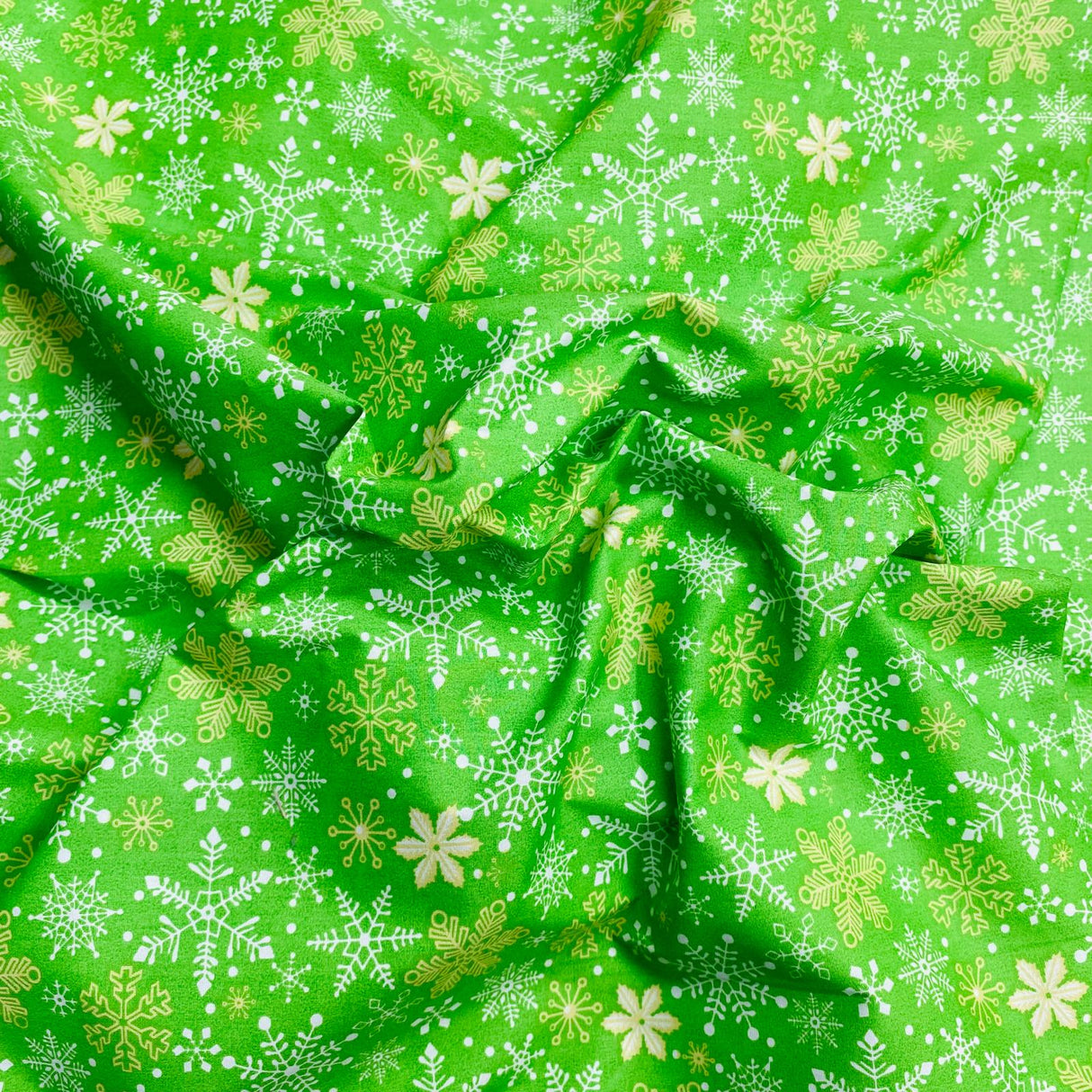 Pound A Metre 3 Metres 3 Metres Super Soft Christmas Print Poplin Cotton - 45" Wide (Stars Green)