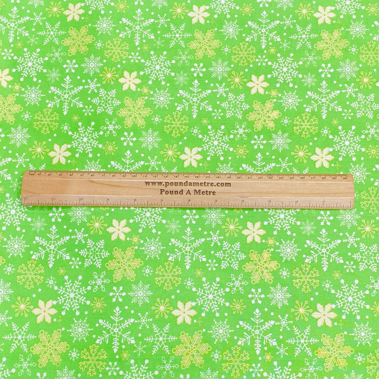Pound A Metre 3 Metres 3 Metres Super Soft Christmas Print Poplin Cotton - 45" Wide (Stars Green)