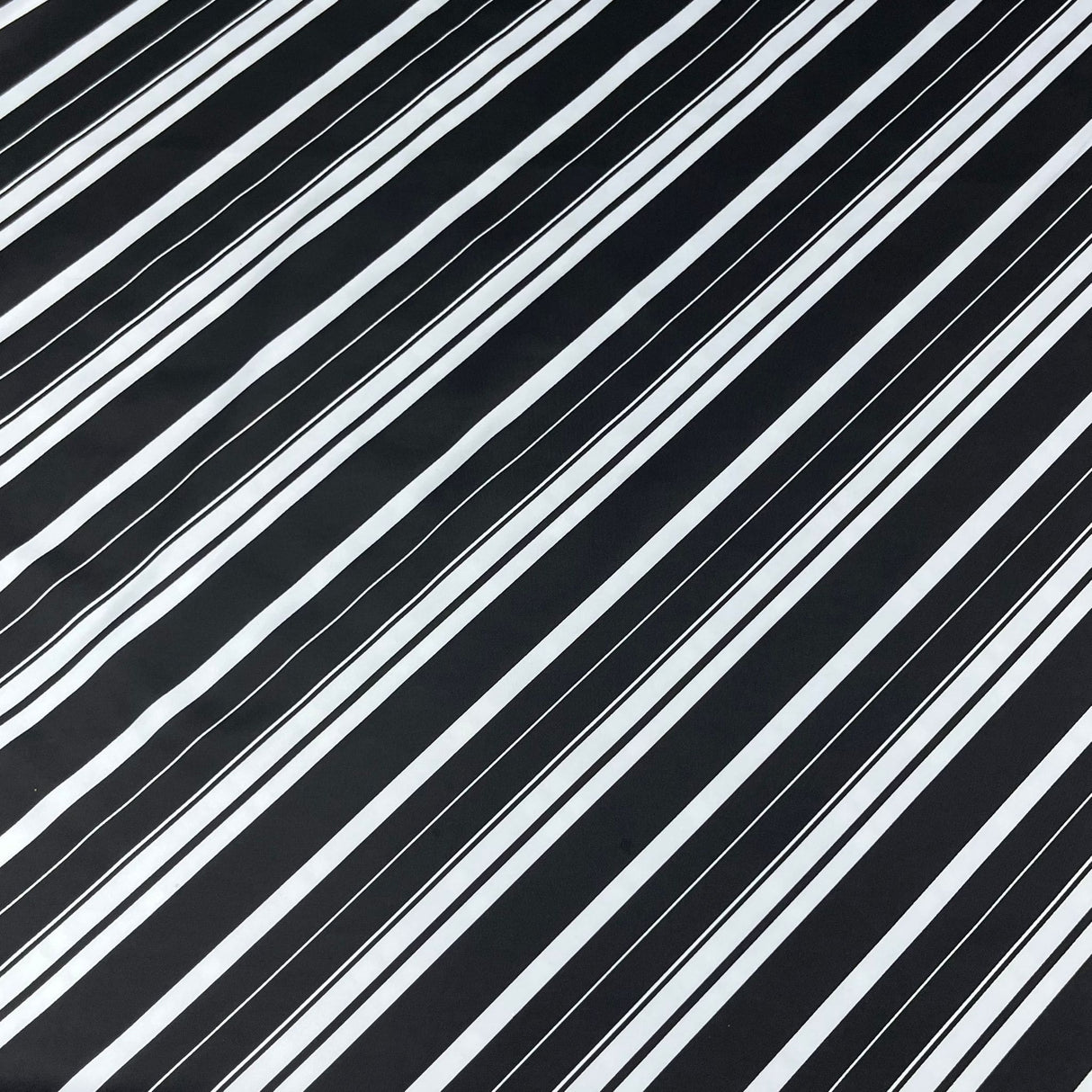 Pound A Metre 3 Metres 3 Metres Textured Scuba Jersey- (Black & White)