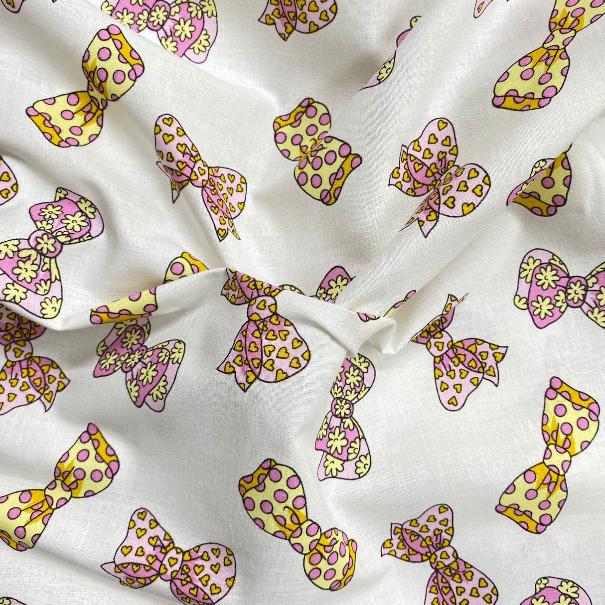Pound A Metre 5 Metres Luxury Printed Cotton – 45" Wide- (Bow) (EOL)