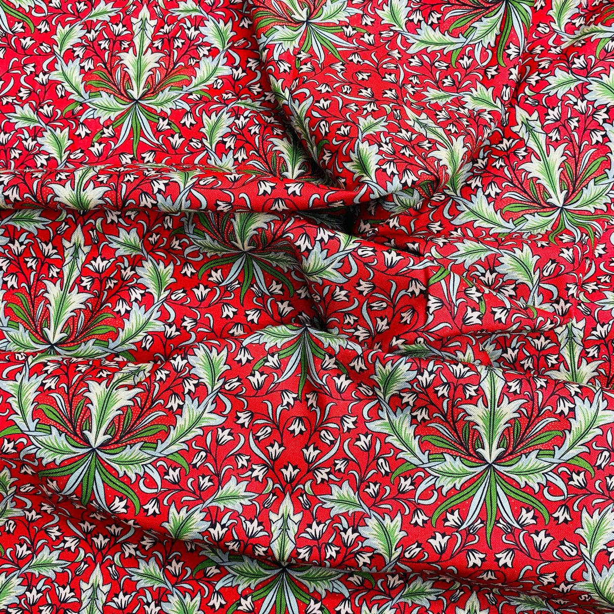 Per Metre Luxury Printed Quilting Cotton - (Red Flowers)