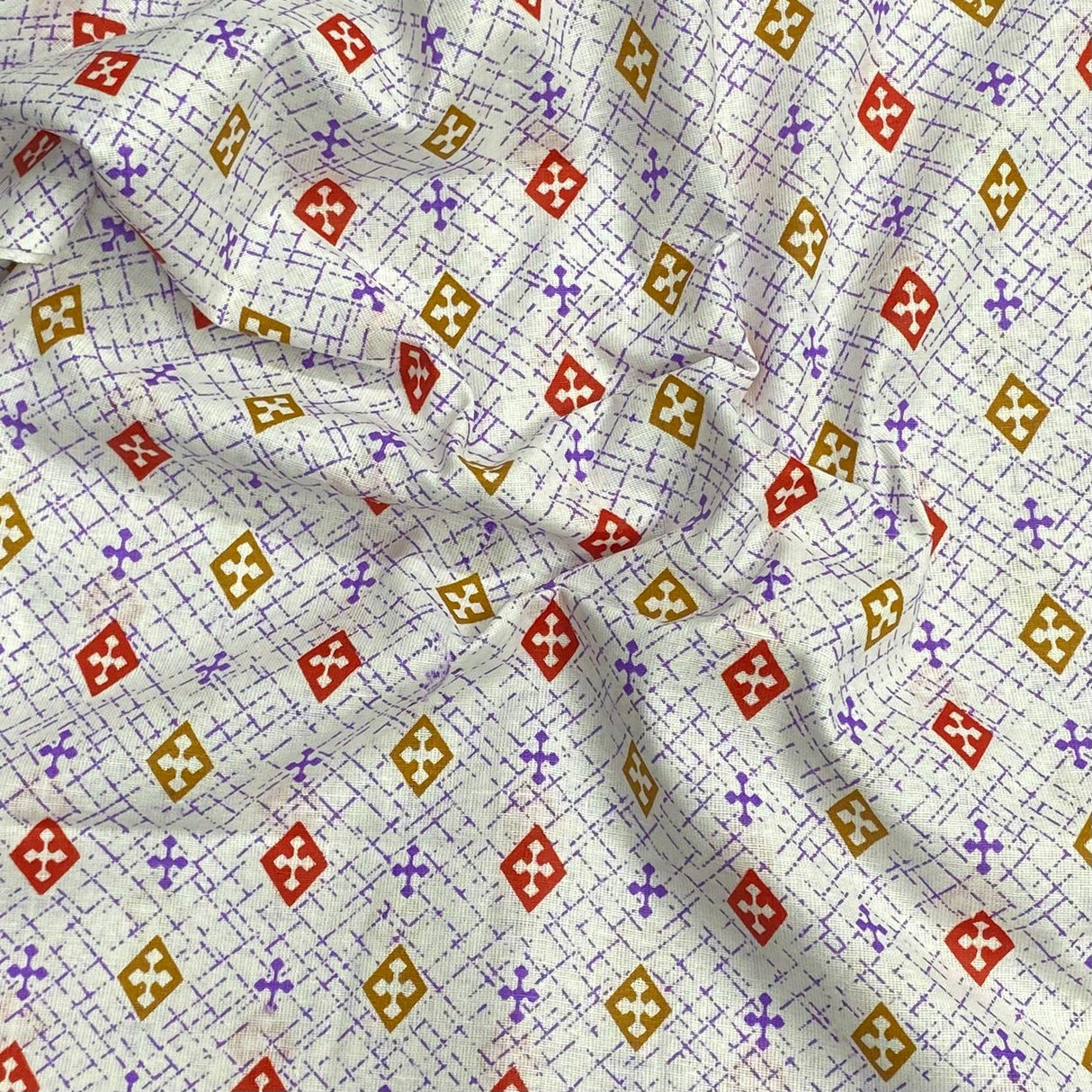 3 Metres Luxury 100% Cotton - 36" Wide - (Red & Gold)