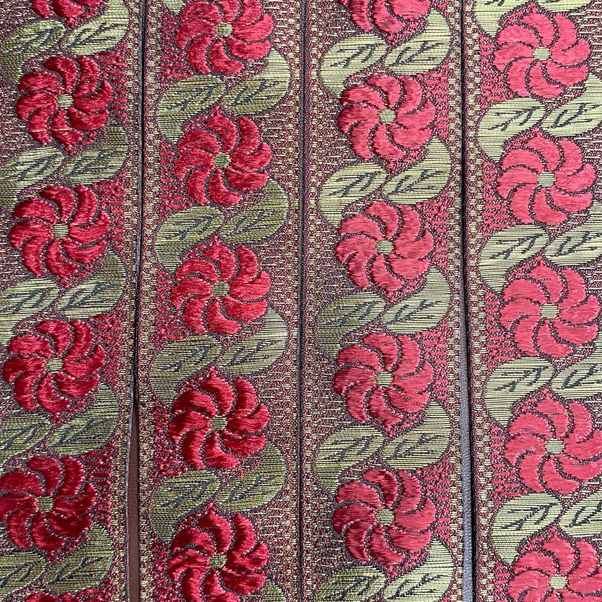 Per Metre, Metallic Trimming, 25mm Wide (Maroon Flower)