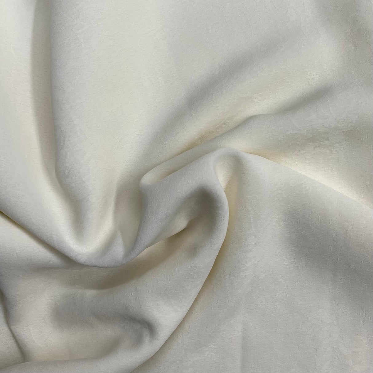 3 Metres Luxurious Dressmaking Crepe 45" wide (Ivory)
