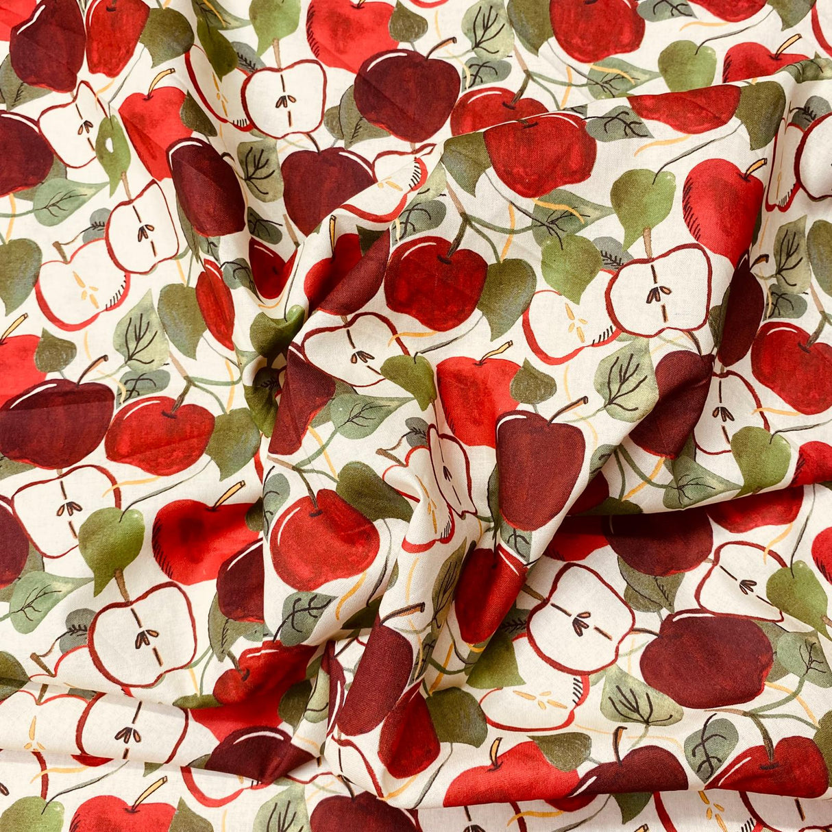Pound A Metre Per Metre Per Metre Beautiful Digitally Printed 100% Cotton- 45" Wide (Apple)
