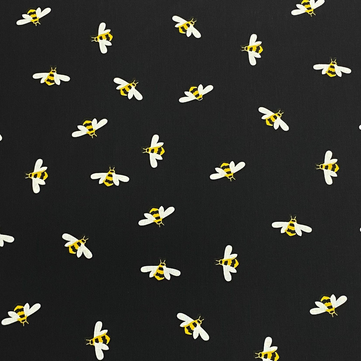 Pound A Metre Per Metre Per Metre Beautiful Digitally Printed 100% Cotton- 45" Wide (Bee Hive)