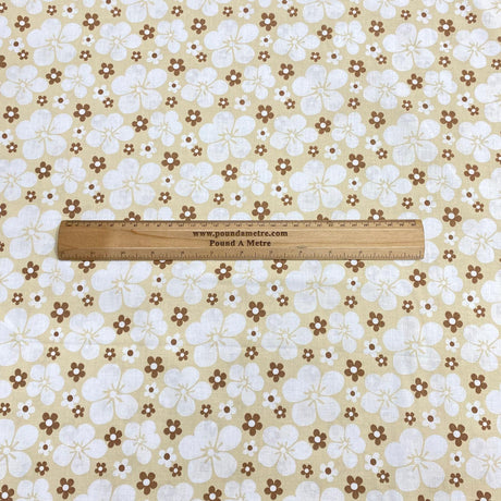 Pound A Metre Per Metre Per Metre Beautiful Digitally Printed 100% Cotton- 45" Wide (Beige Big Flower)