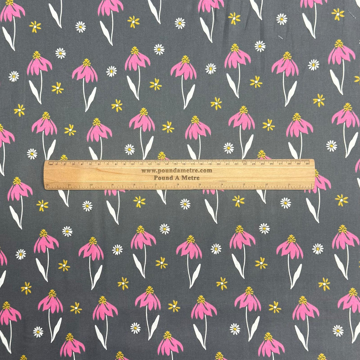 Pound A Metre Per Metre Per Metre Beautiful Digitally Printed 100% Cotton- 45" Wide (Black Garden)