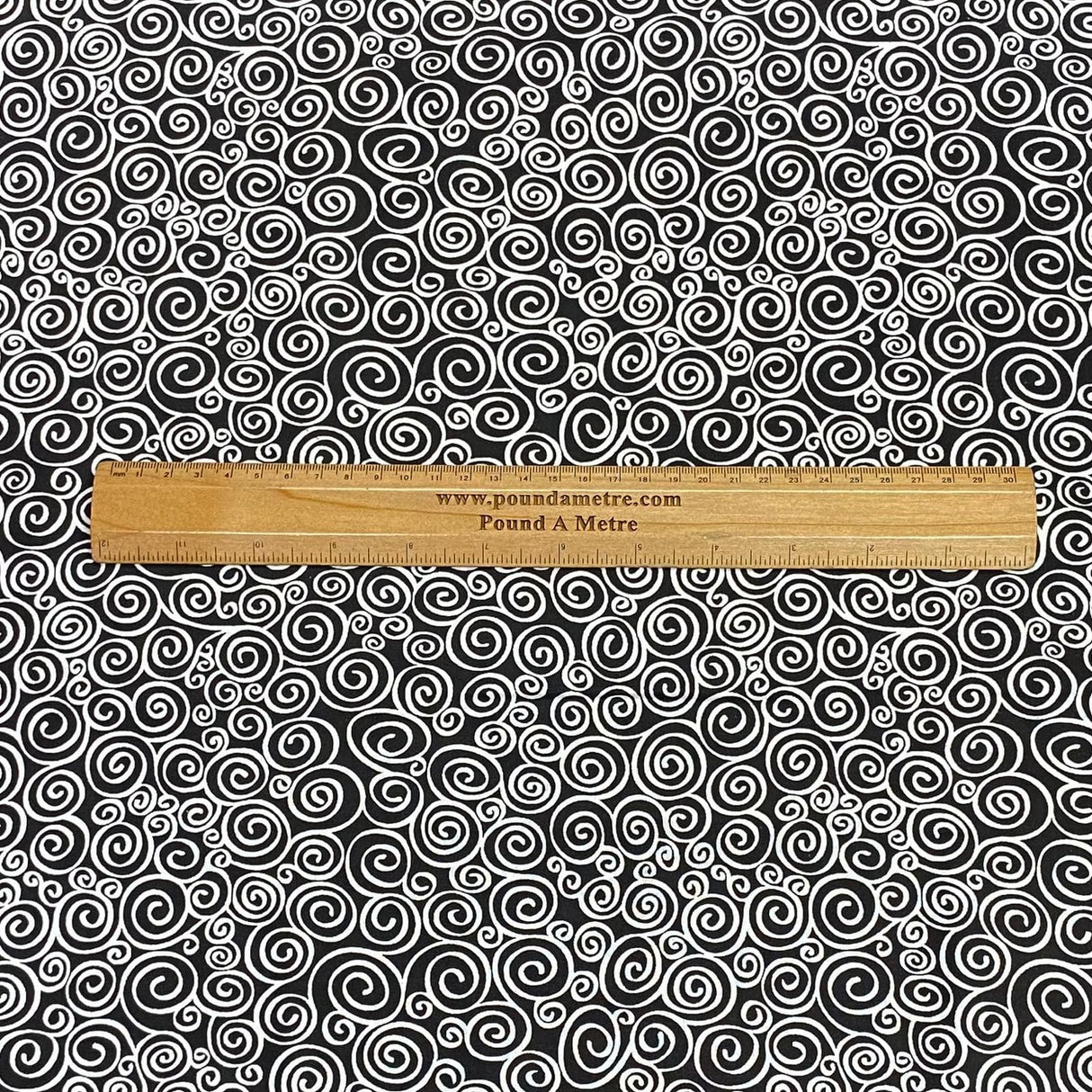 Pound A Metre Per Metre Per Metre Beautiful Digitally Printed 100% Cotton- 45" Wide (Black & White Flower)