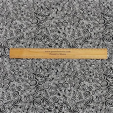 Pound A Metre Per Metre Per Metre Beautiful Digitally Printed 100% Cotton- 45" Wide (Black & White Flower)
