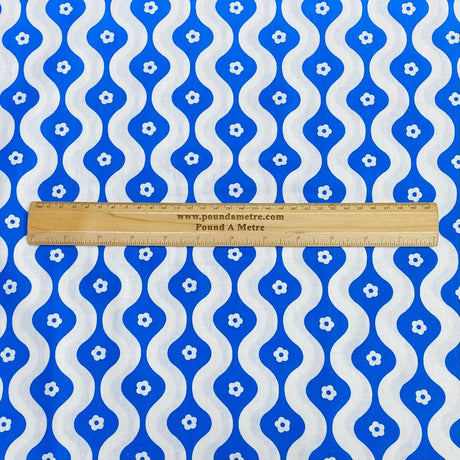 Pound A Metre Per Metre Per Metre Beautiful Digitally Printed 100% Cotton- 45" Wide (Blue & White Flower)