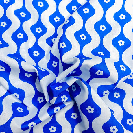 Pound A Metre Per Metre Per Metre Beautiful Digitally Printed 100% Cotton- 45" Wide (Blue & White Flower)