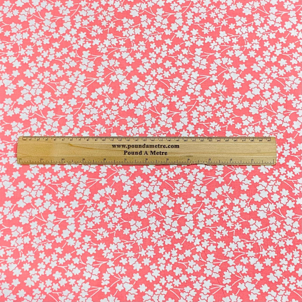 Pound A Metre Per Metre Per Metre Beautiful Digitally Printed 100% Cotton- 45" Wide (Deal 16) (Cotton-Deal)
