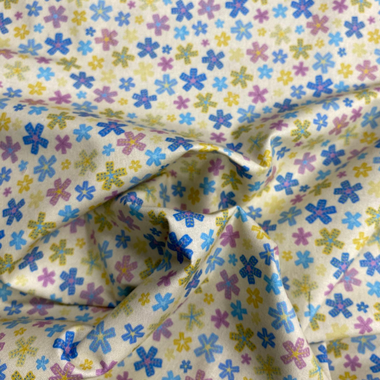 Pound A Metre Per Metre Per Metre Beautiful Digitally Printed 100% Cotton- 45" Wide (Deal 23) (Cotton-Deal)