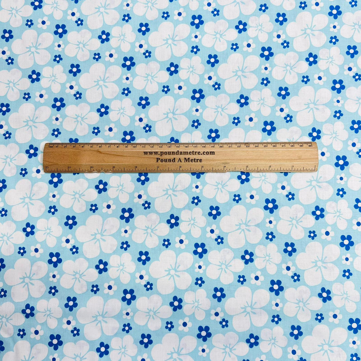 Pound A Metre Per Metre Per Metre Beautiful Digitally Printed 100% Cotton- 45" Wide (Deal 28) (Cotton-Deal)