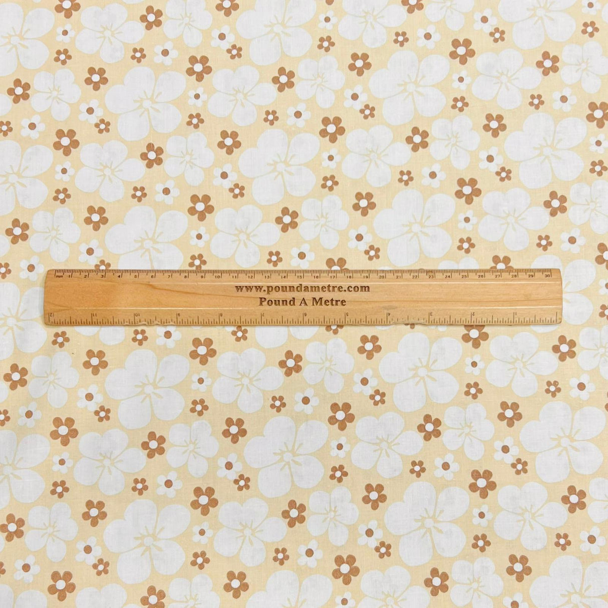 Pound A Metre Per Metre Per Metre Beautiful Digitally Printed 100% Cotton- 45" Wide (Deal 30) (Cotton-Deal)