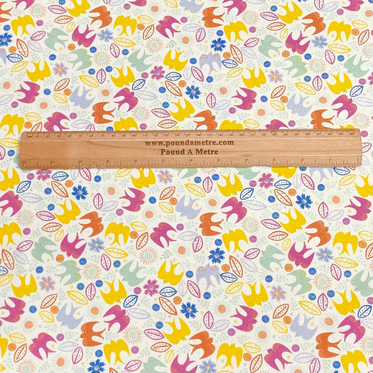 Pound A Metre Per Metre Per Metre Beautiful Digitally Printed 100% Cotton- 45" Wide (Deal 54) (Cotton-Deal)