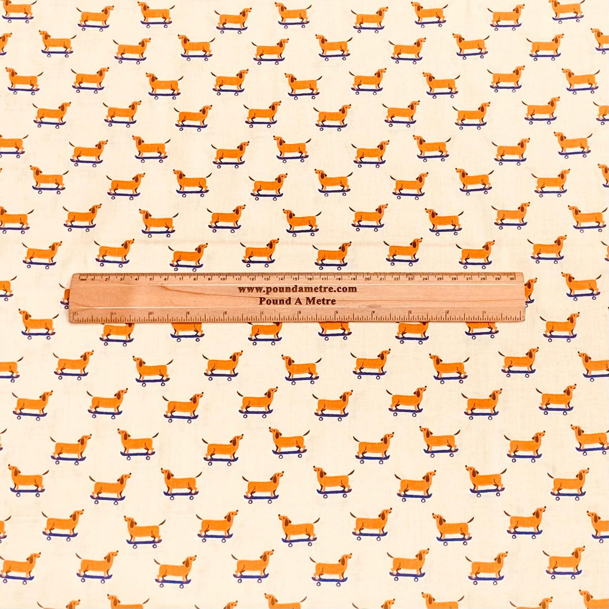 Pound A Metre Per Metre Per Metre Beautiful Digitally Printed 100% Cotton- 45" Wide (Dogs)