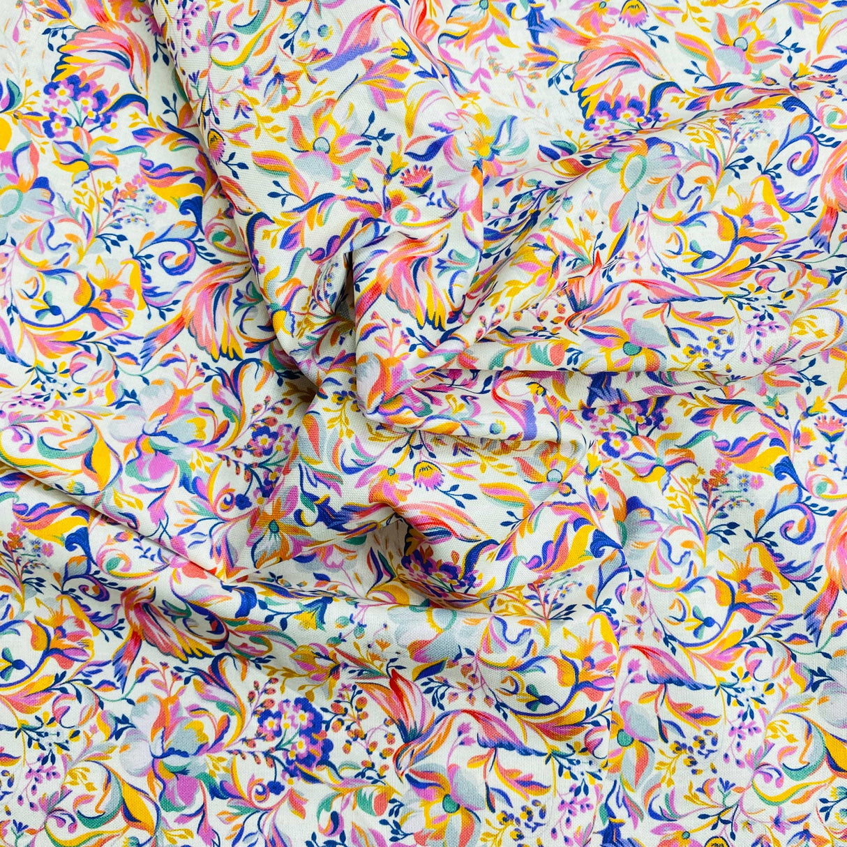 Pound A Metre Per Metre Per Metre Beautiful Digitally Printed 100% Cotton- 45" Wide (Floral)