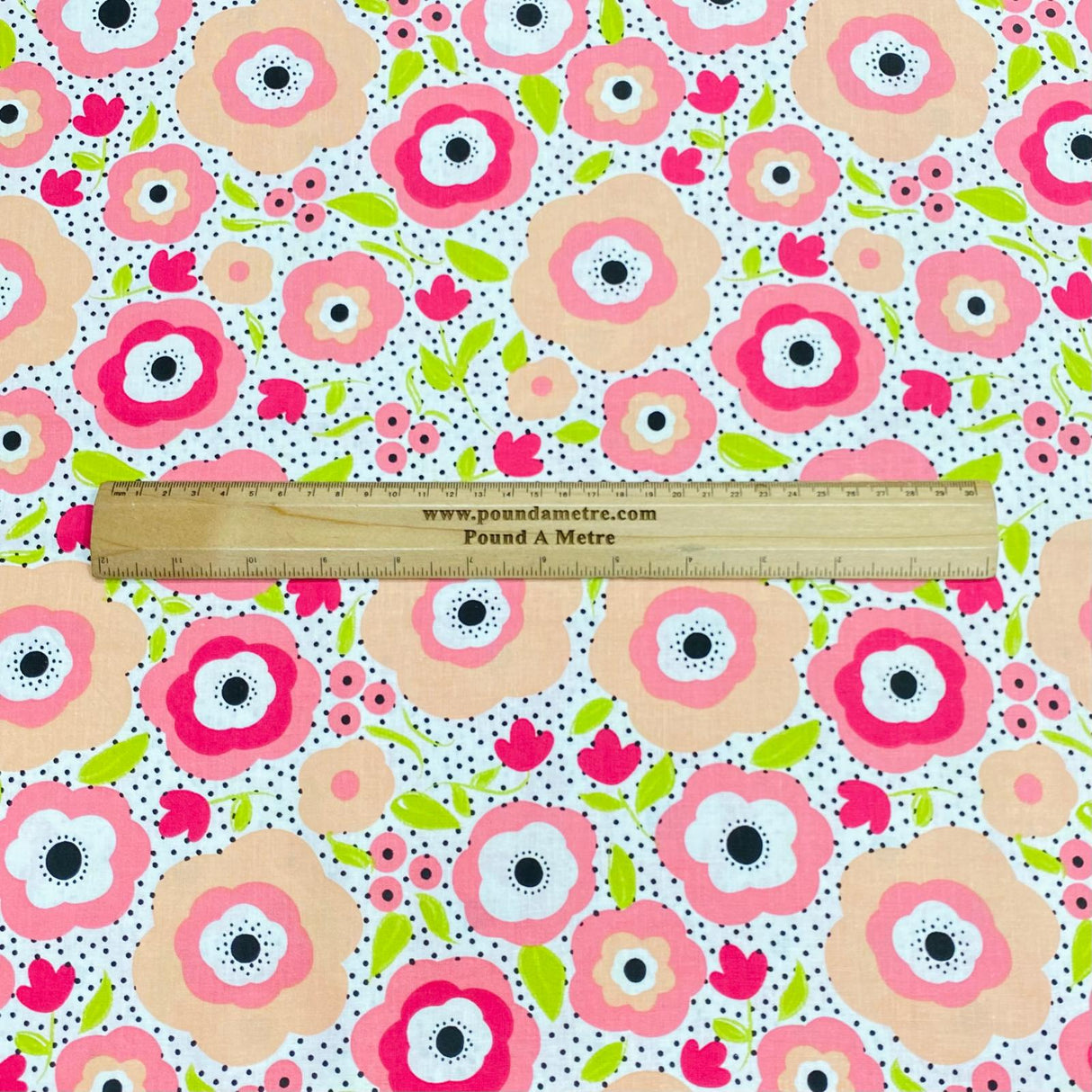 Pound A Metre Per Metre Per Metre Beautiful Digitally Printed 100% Cotton- 45" Wide (Flower Patch)