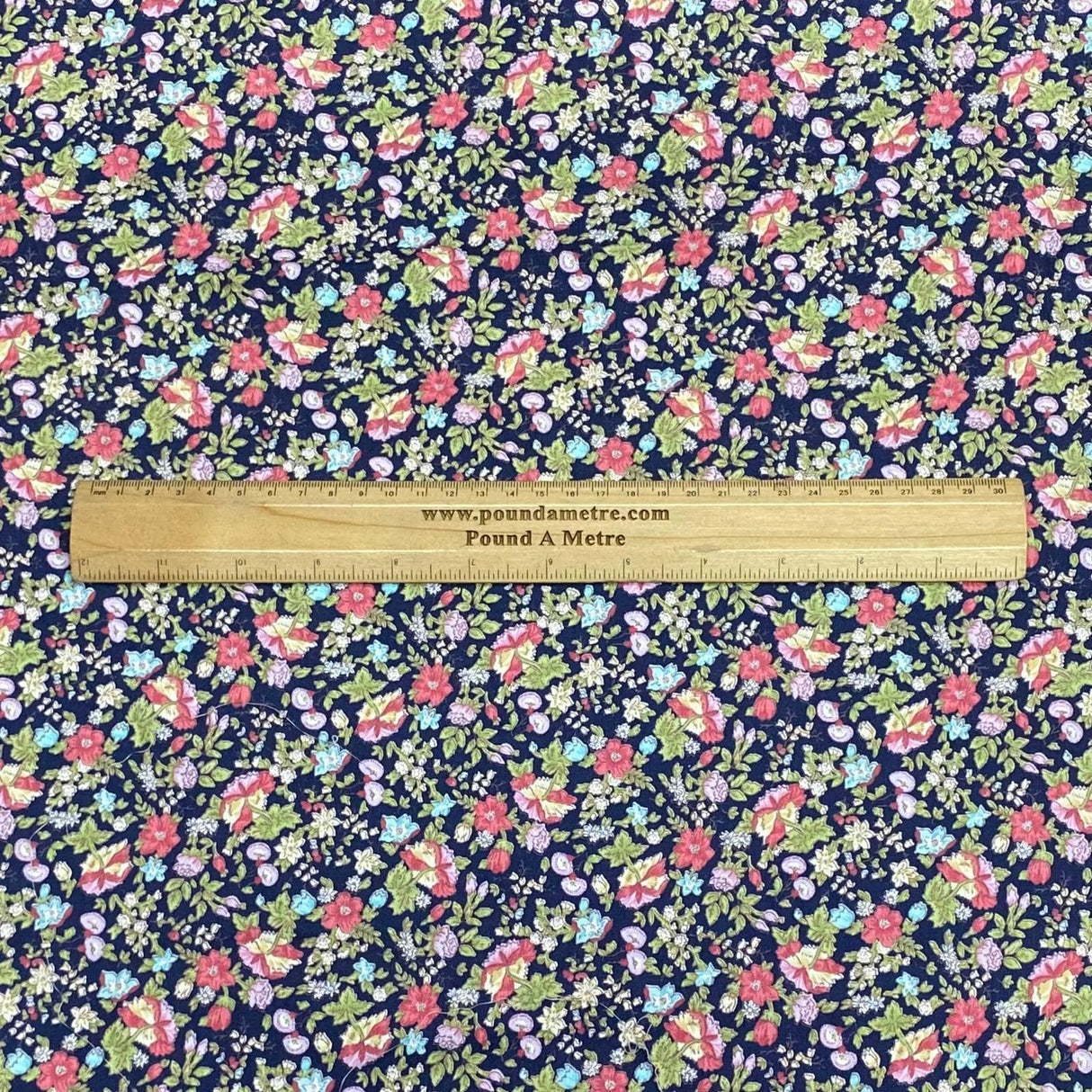 Pound A Metre Per Metre Per Metre Beautiful Digitally Printed 100% Cotton- 45" Wide (Garden) (Cotton-Deal)